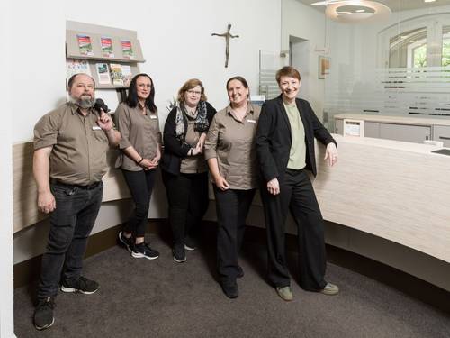 Quelle: Erzbischöfliches Seelsorgeamt Freiburg - Bildungshäuser und Familienferienstätten Bild vor dem Empfang im Bildungshaus St. Bernhard