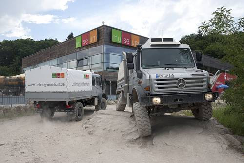 Unimog vor dem Museum in Gaggenau