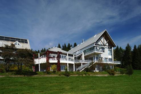 Quelle: Erzbischöfliches Seelsorgeamt Freiburg - Bildungshäuser und Familienferienstätten Außenansicht Haus Feldberg-Falkau